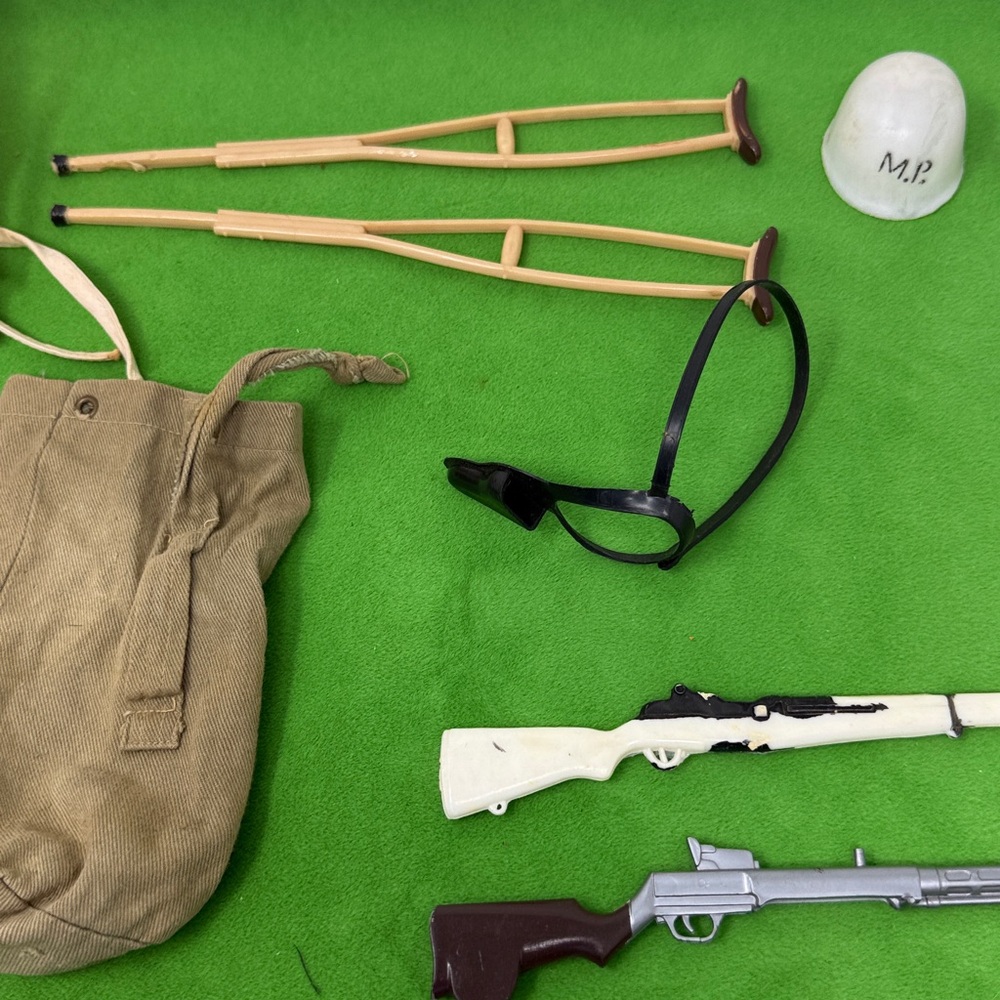 Vintage GI Joe Accessories - Picture 4 of 16